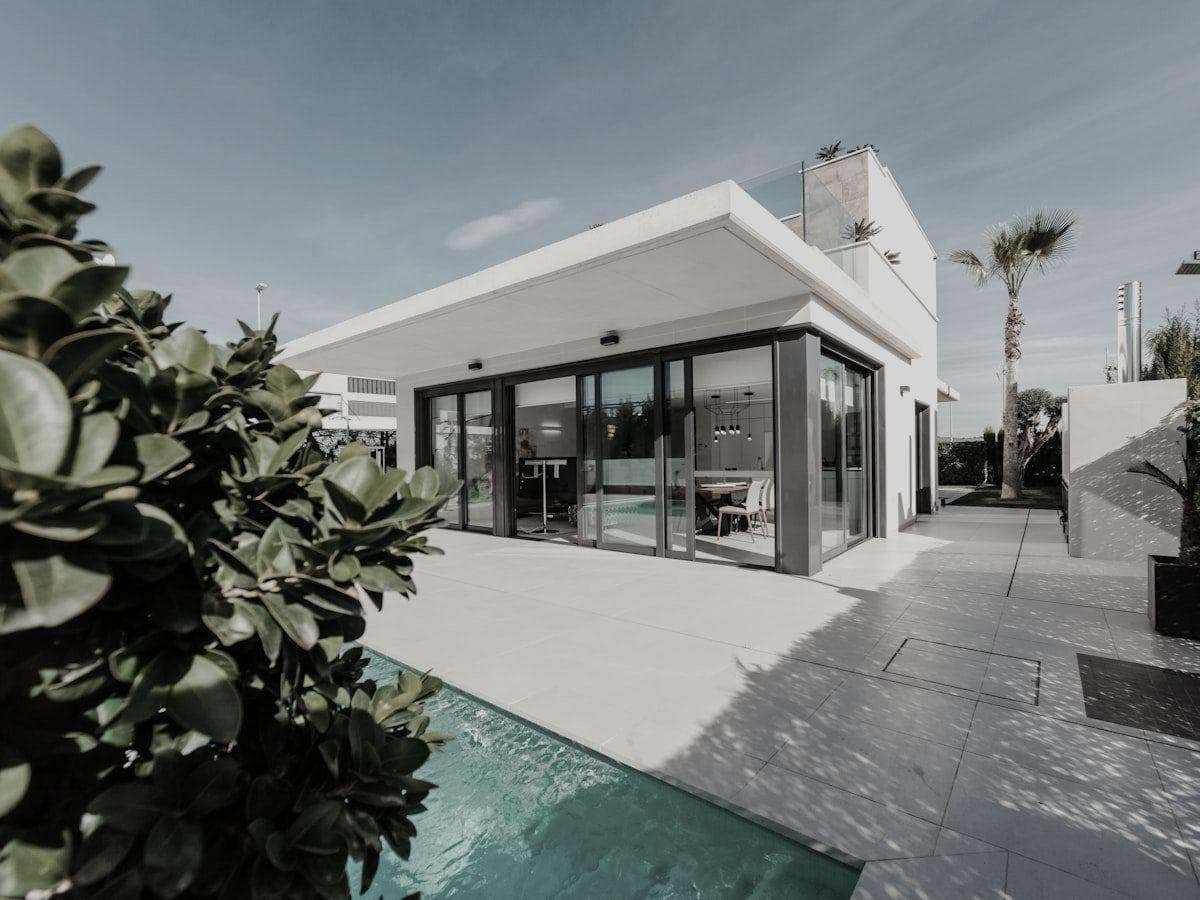 Empty living room with no furniture