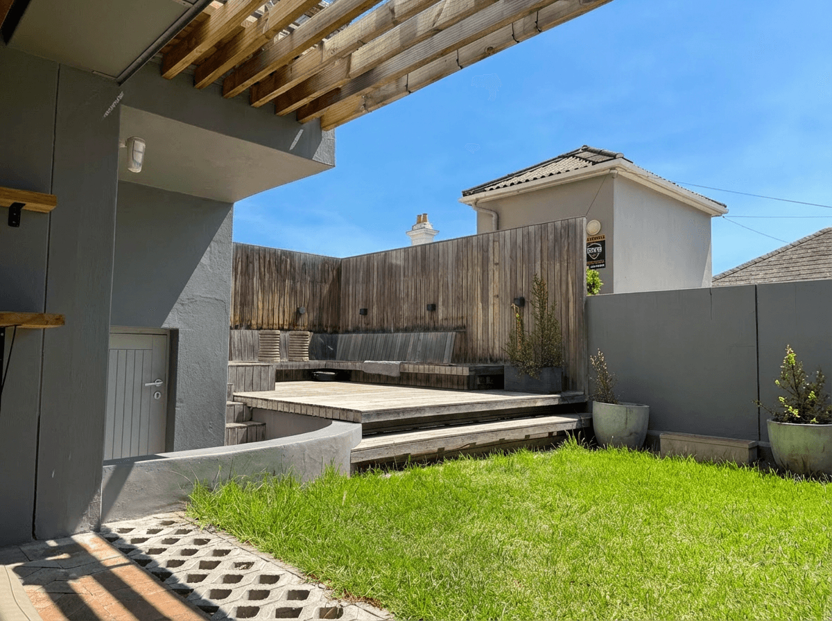 Backyard: grass colour and sky recovery (after)